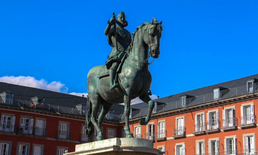 Памятник всадника