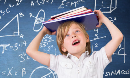 Ребенок на уроке математики