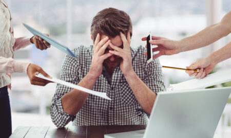 человек решает задачи