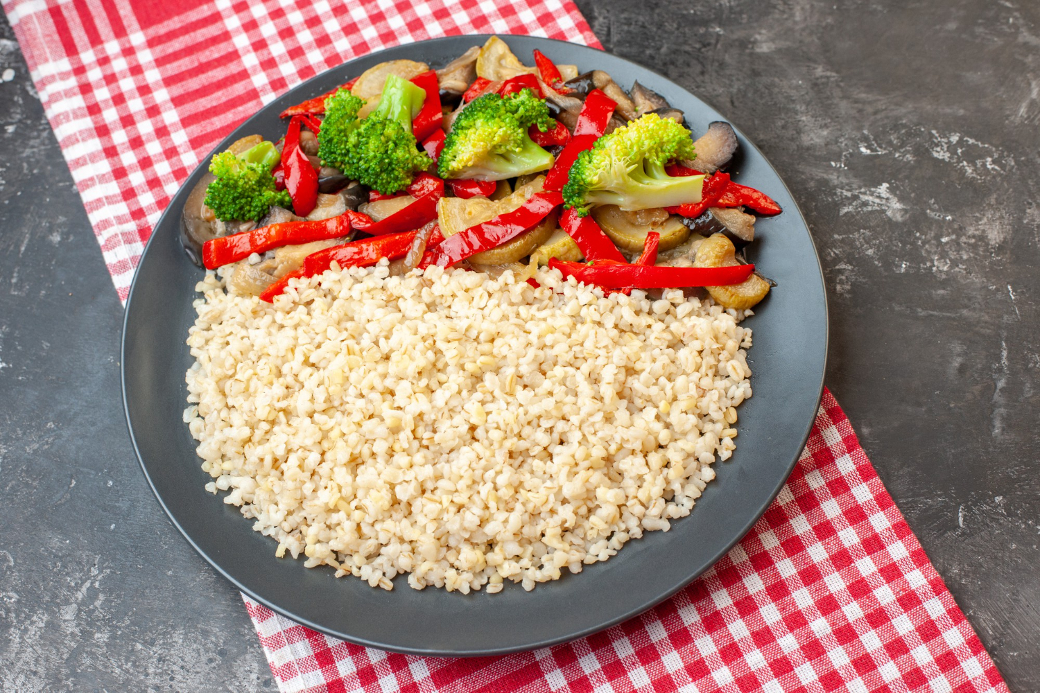 перловая крупа с овощами