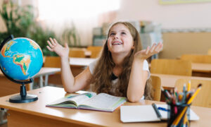 Девочка в школе