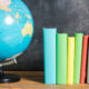 Глобус и книги
