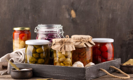 банки с консервами