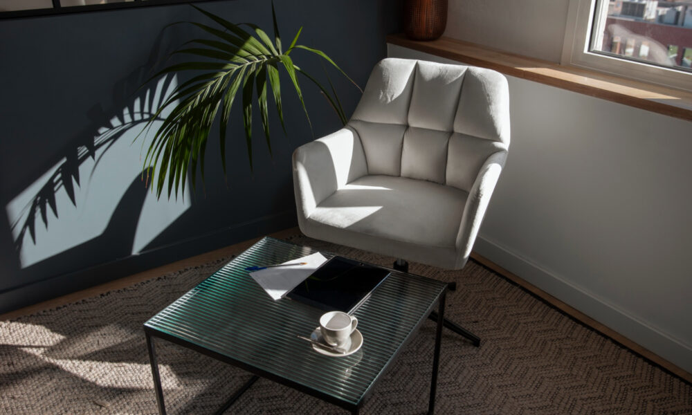 интерьер, дизайн, кресло и стол