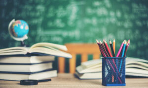 школьная парта и доска