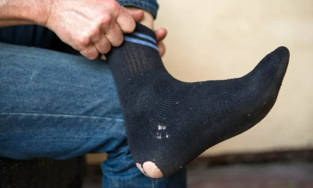 рванные носки