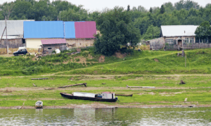 село на реке