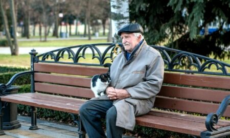 пожилой человек