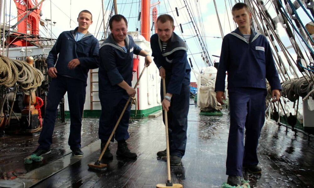 натирание палубы