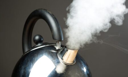 чайник кипит
