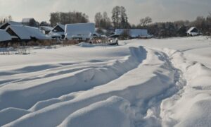 Деревня в снегу