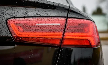 поворотник автомобиля