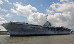 авианосец USS Yorktown
