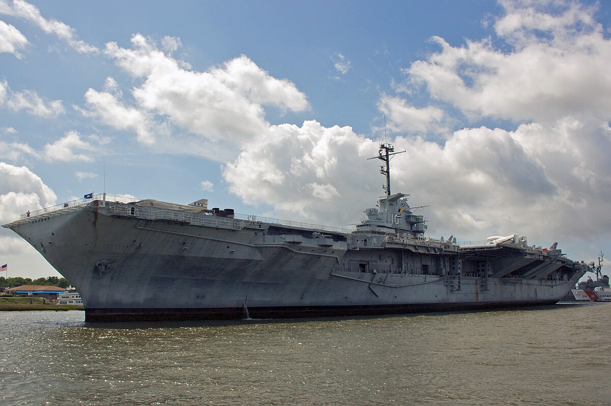 авианосец USS Yorktown