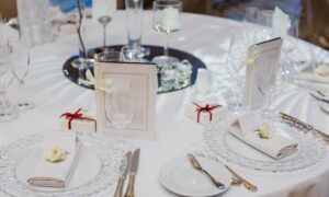 стол для гостей