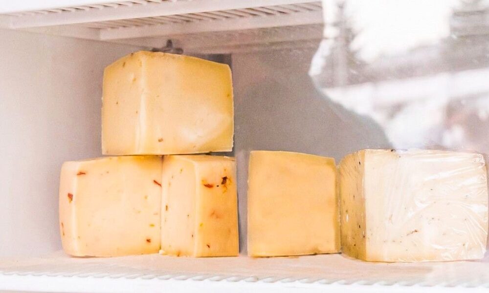 сыр в морозильнике