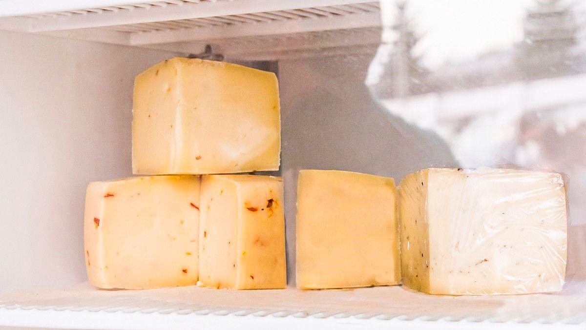 сыр в морозильнике