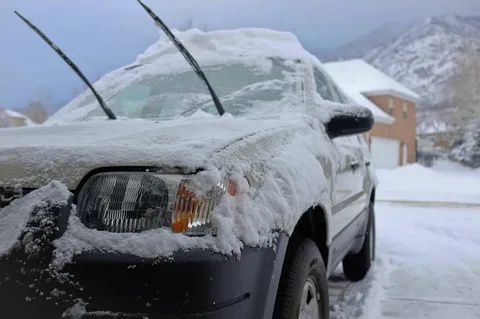 alt машина в снегу