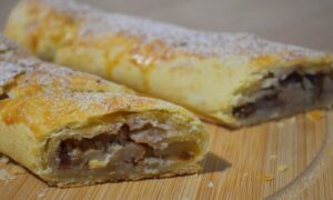 штрудель с начинкой из жюльена