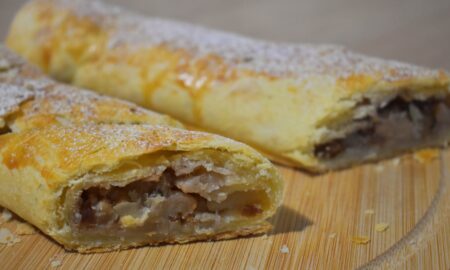 штрудель с начинкой из жюльена