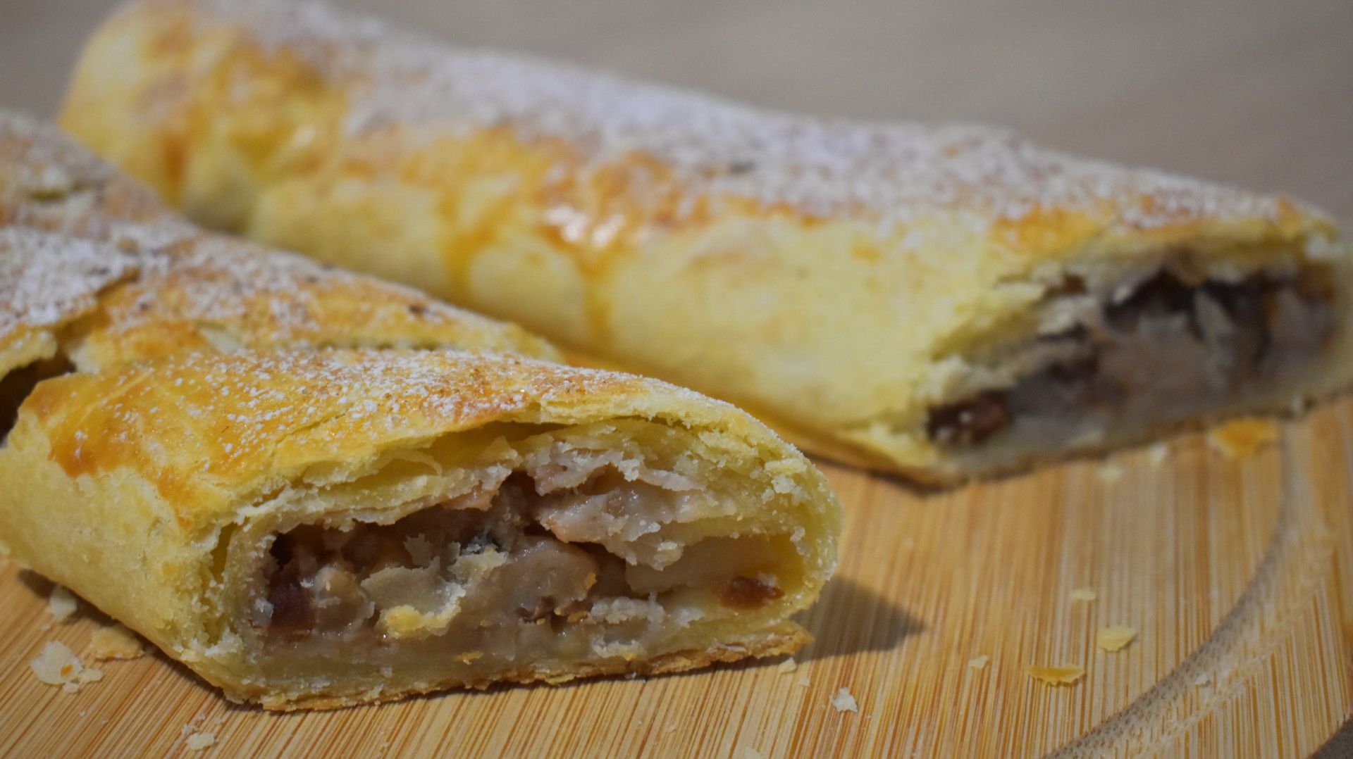 штрудель с начинкой из жюльена