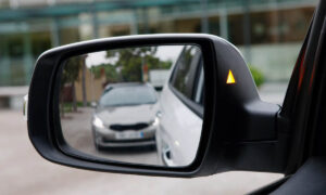 стекло заднего вида