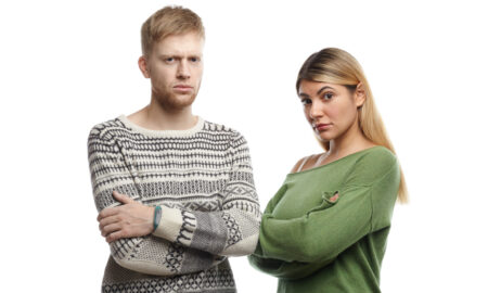 двое людей, раздражённые