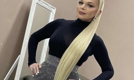 Лариса Долина