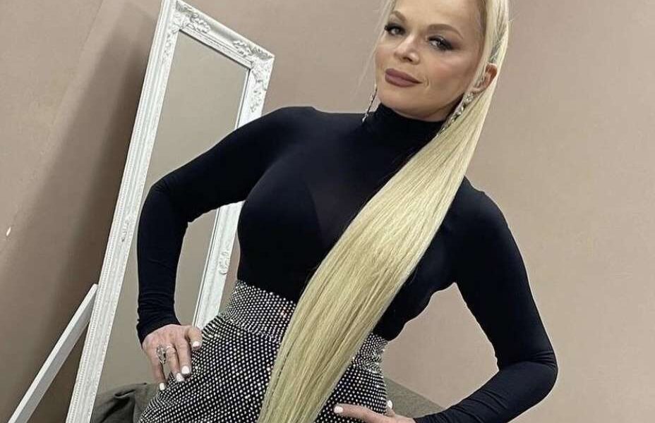 Лариса Долина