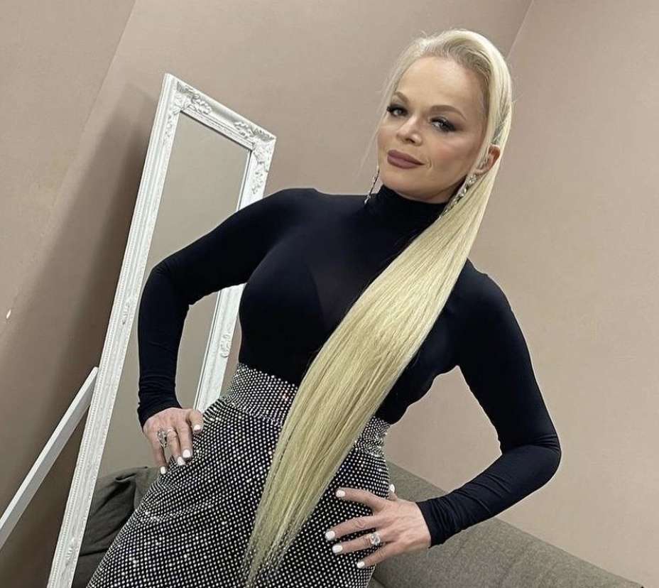 Лариса Долина