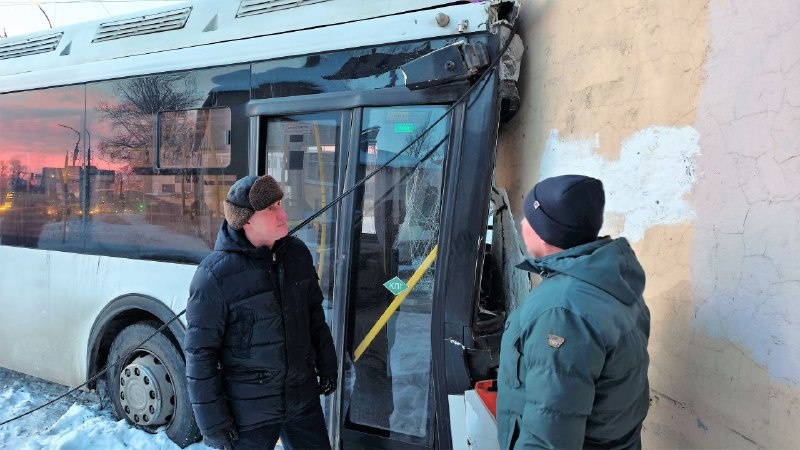 alt мэр на месте ДТП