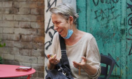 Женщина с сигаретой