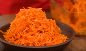 Морковь по-корейски.