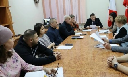 alt чиновники на совещании