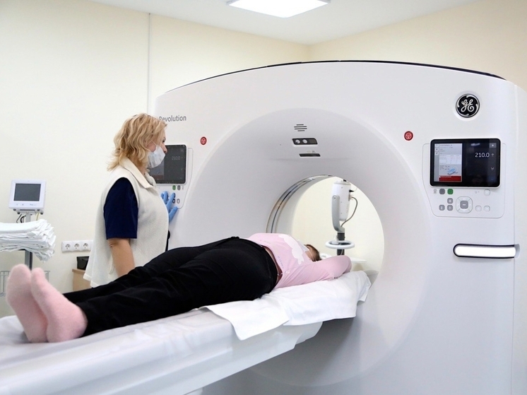 alt мужчине делают обследование