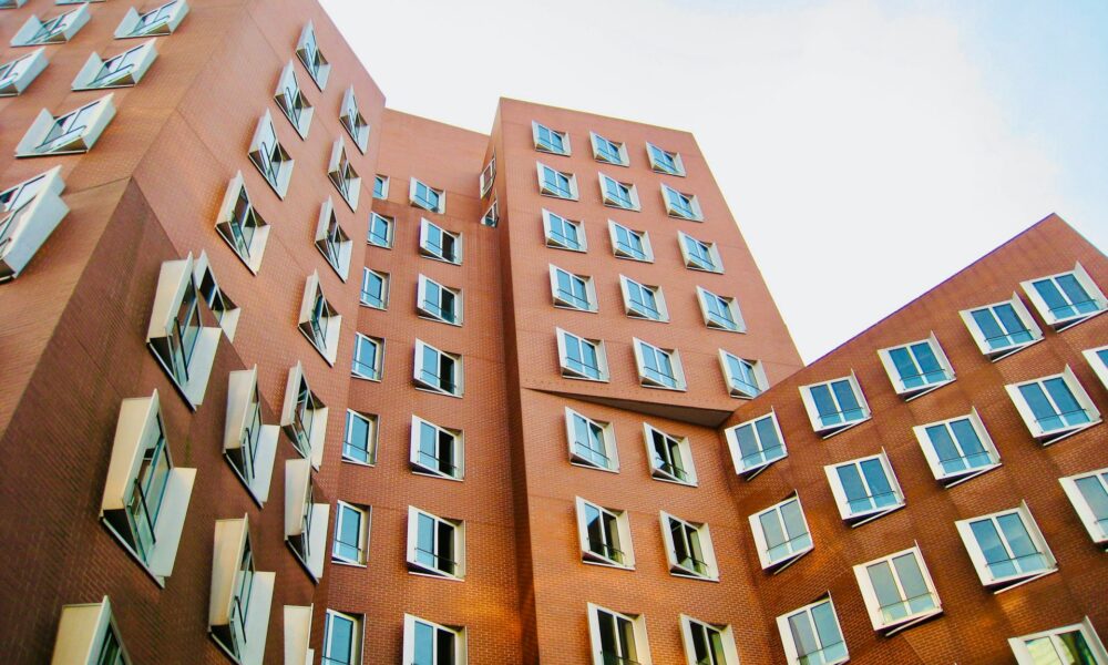 Многоэтажный дом