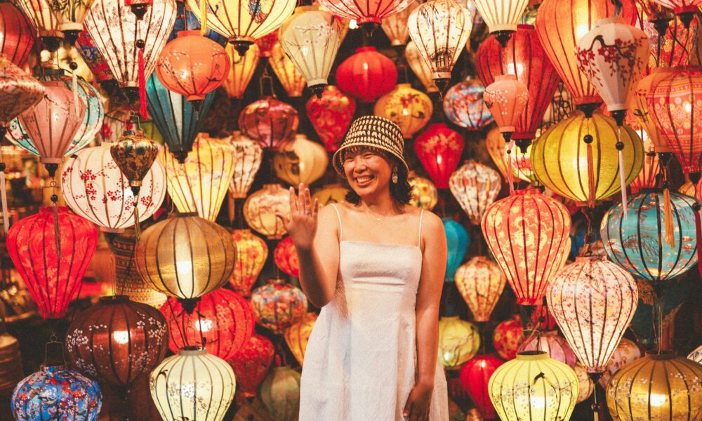 Девушка и фонарики