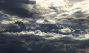 alt серые облака