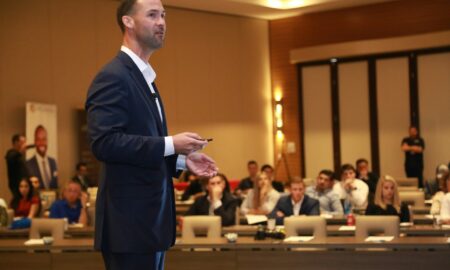 Человек в суде