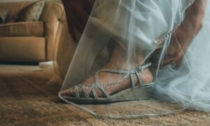 Обувь на танкетке