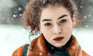 Девушка с красивой кожей