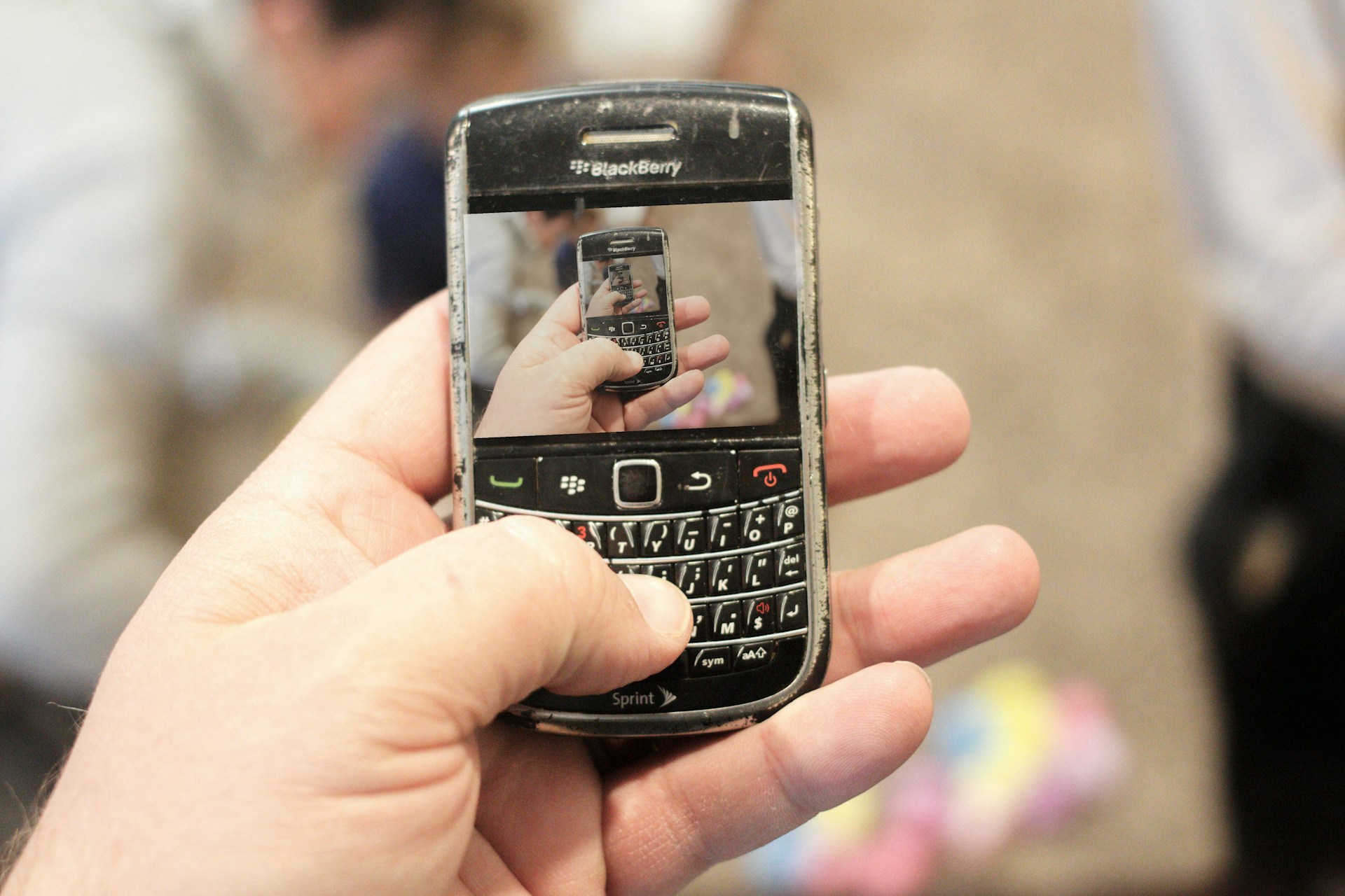 Человек с телефоном