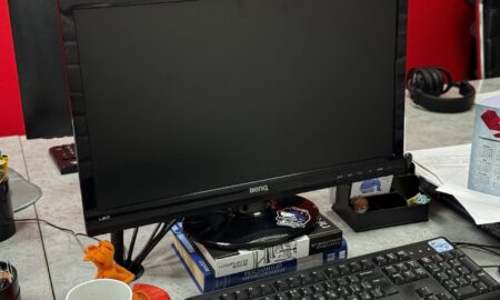 компьютер на рабочем столе