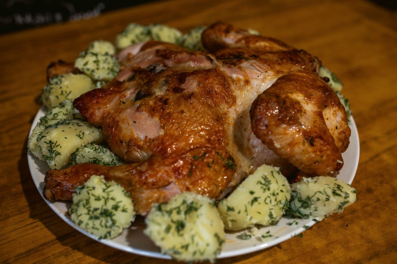 Запечённая целиком курица