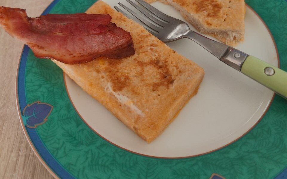 Тост с сосиской