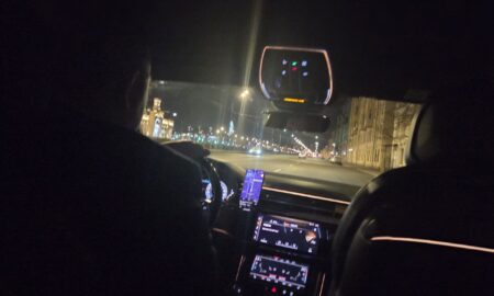 мужчина за рулём