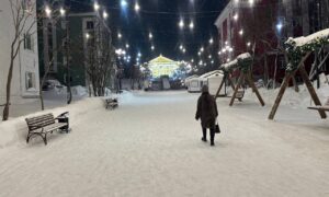 Зимний ночной ландшафт маленького города