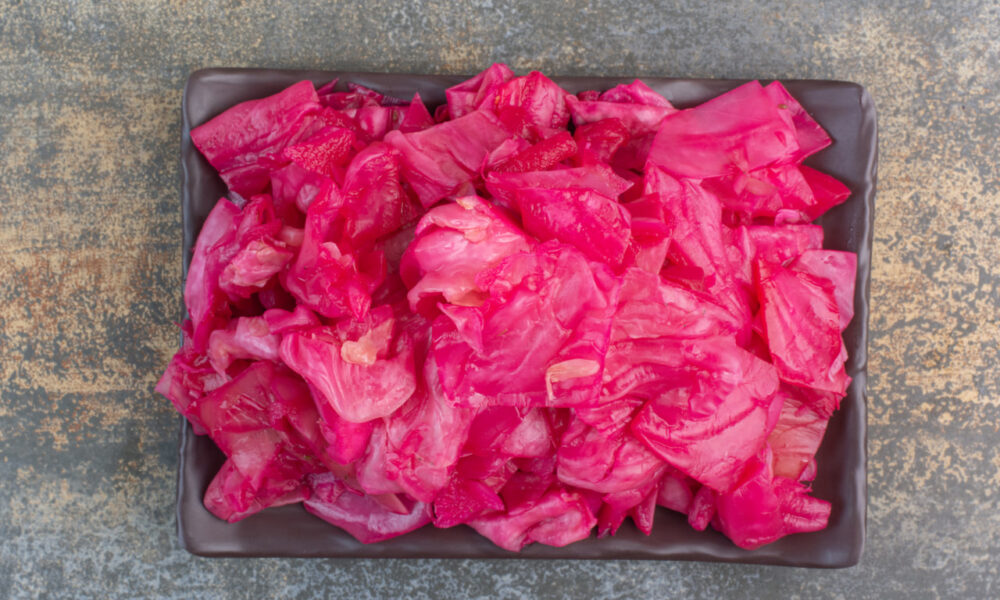 Маринованная со свёклой капуста