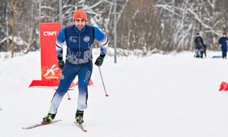 лыжный гонщик