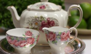 Старый чайный сервиз